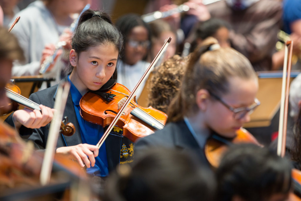 Student violinist taking part in LCO's Music Junction programme.